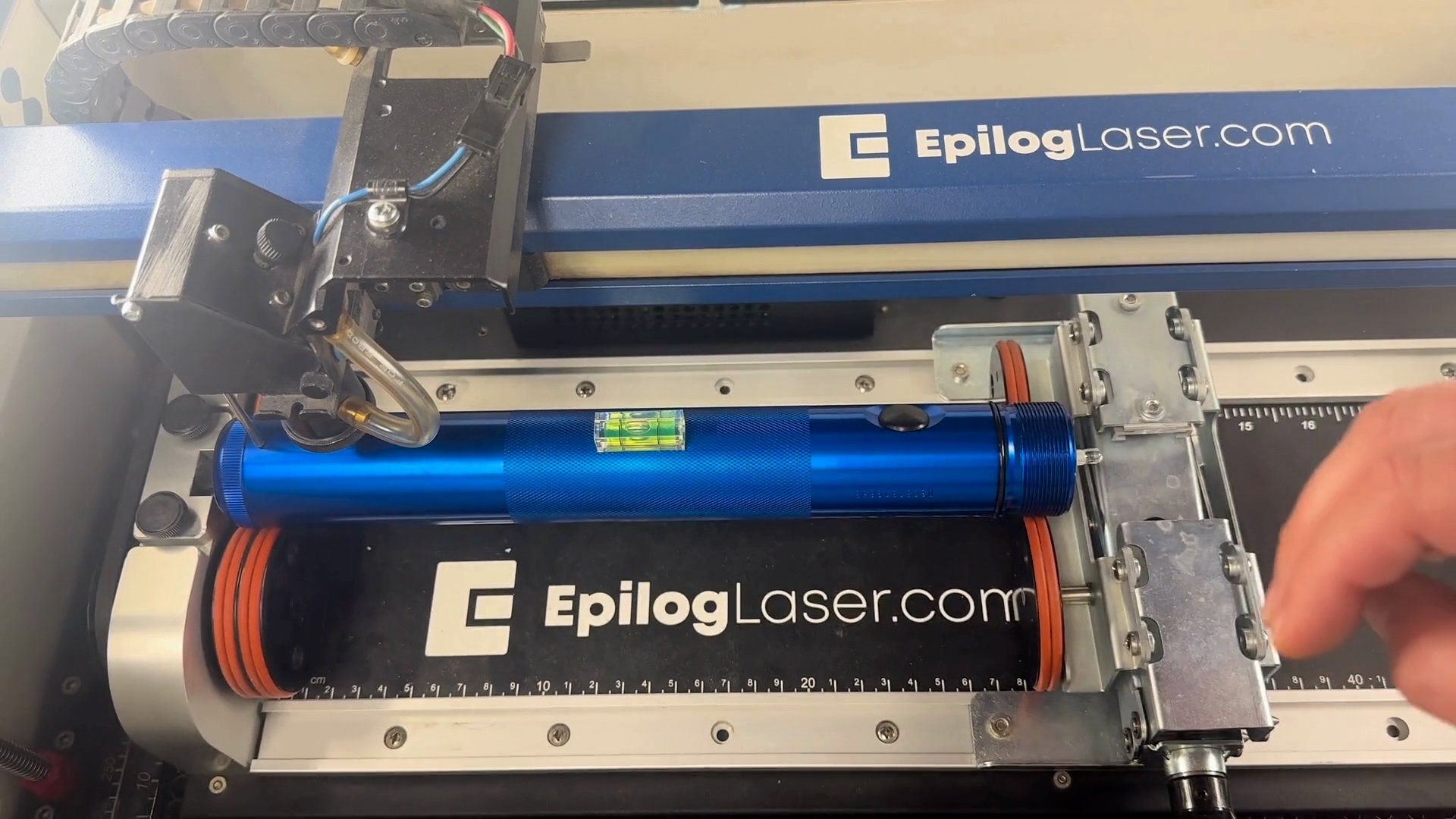 Rotary setup for engraving maglite flashlight